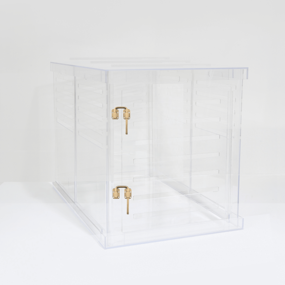 Large Crate (Gold Latch)